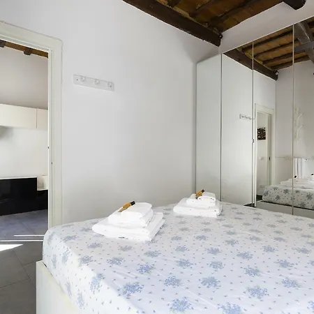 Emma's Borgo, Vatican Apartment *