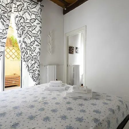 Emma's Borgo, Vatican Apartment Rome