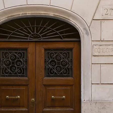 Emma's Borgo, Vatican